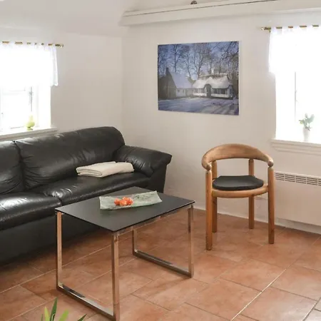 Three-bedroom In Holiday home *