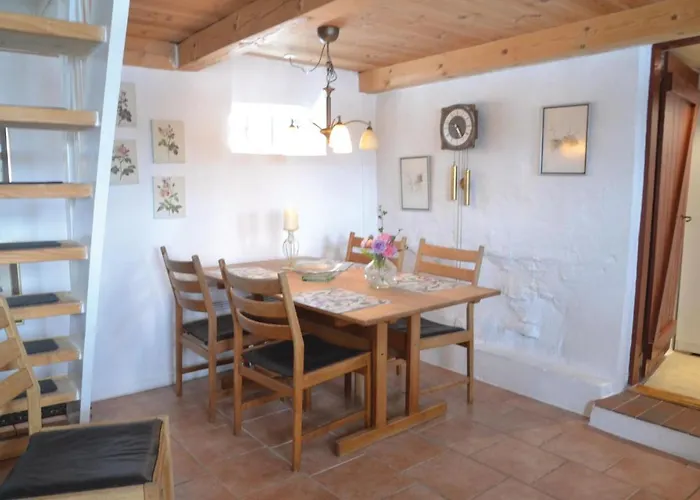 Three-bedroom In Holiday home *