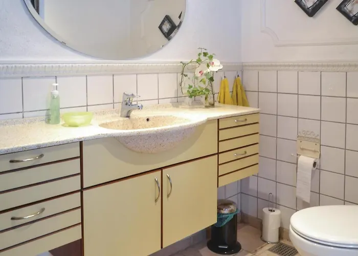 Three-bedroom In Holiday home